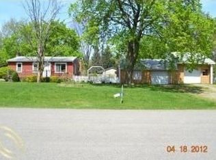 9929 Glasgow Dr, Brighton, MI 48114