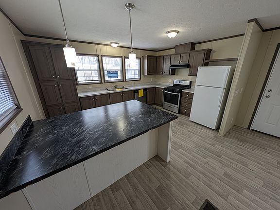 5th image of 503 Sterling St E #503SE