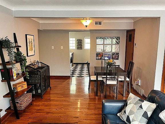 3rd image of 6602 Devonshire Ave #6