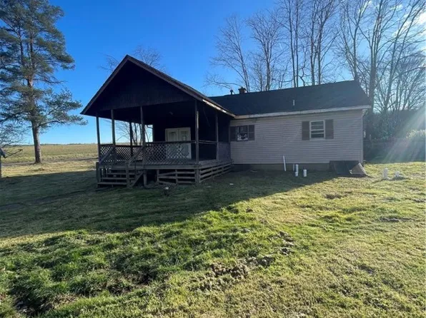 1011 Township Line Rd, Seneca, PA 16346