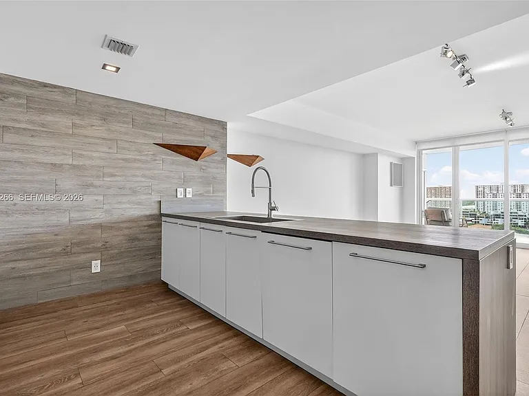 400 Sunny Isles Blvd #1207 — Photo 19