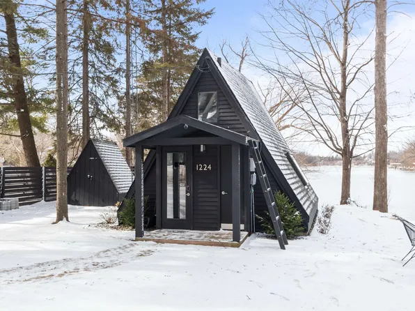 1224 W Palisades Dr, Appleton, WI 54915