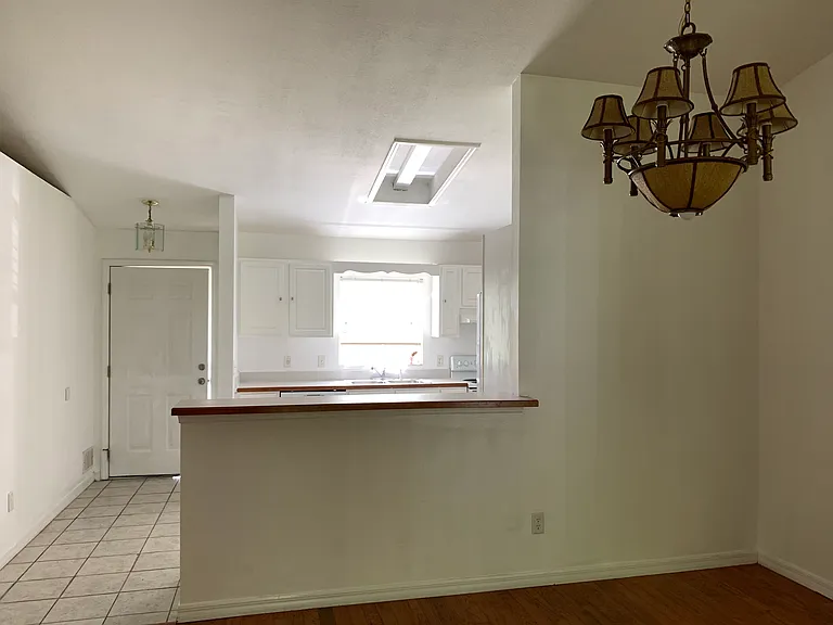 1061 Oak Forest Cir — Photo 6