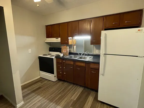 510/503 Liberty St. - NAAAM, 503 W Liberty St APT 2, Albany, IN 47320