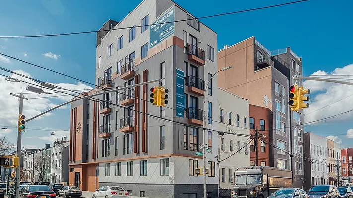 Rented by Nooklyn NYC LLC | media 21