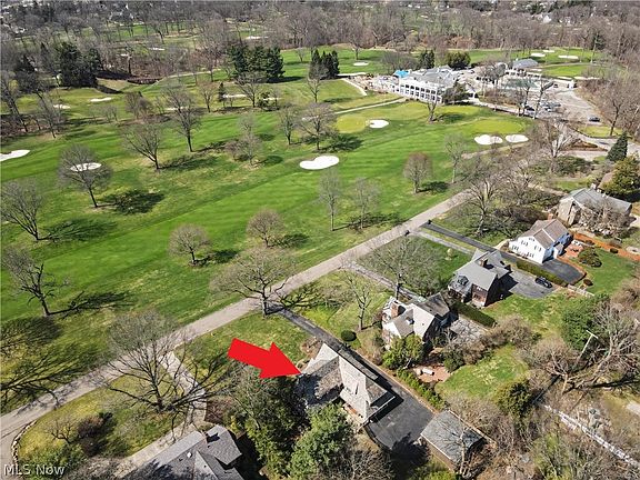 5th image of 131 N Wheaton Rd