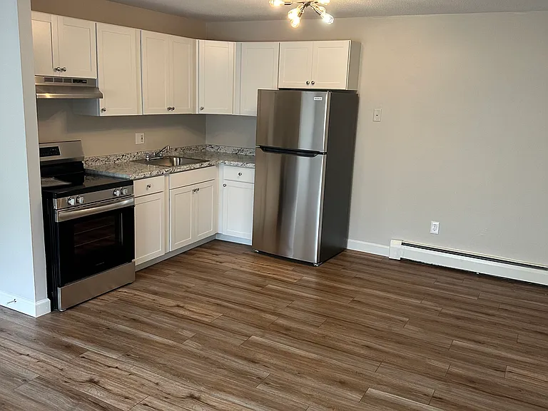 607 Burritt St #203 — Photo 10