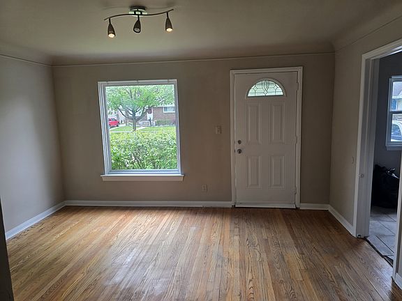 3rd image of 854 Harrison Blvd
