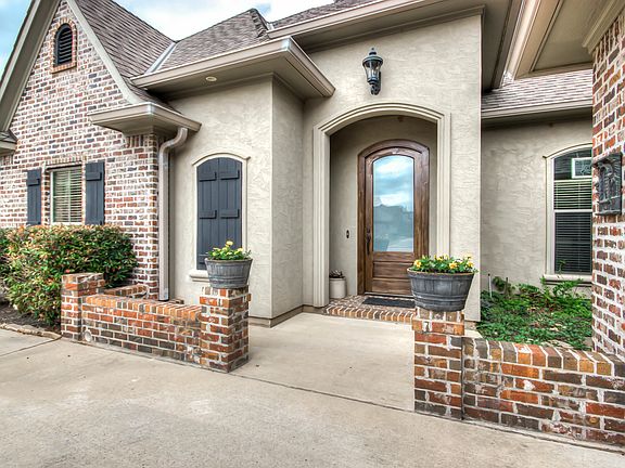 3rd image of 518 Toulouse Ct