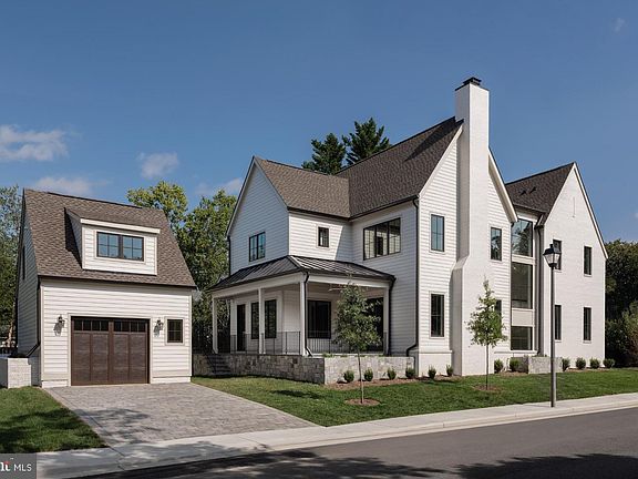 3rd image of 502 N Jackson St