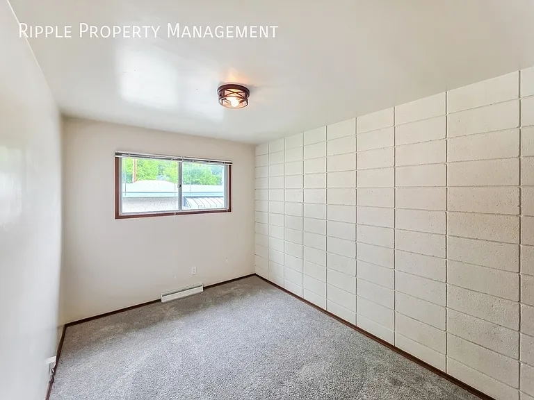 614 56th Ave SW #UPPER — Photo 19