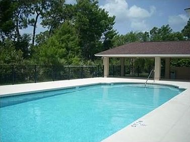 2nd image of 136 Briarcliff Cir
