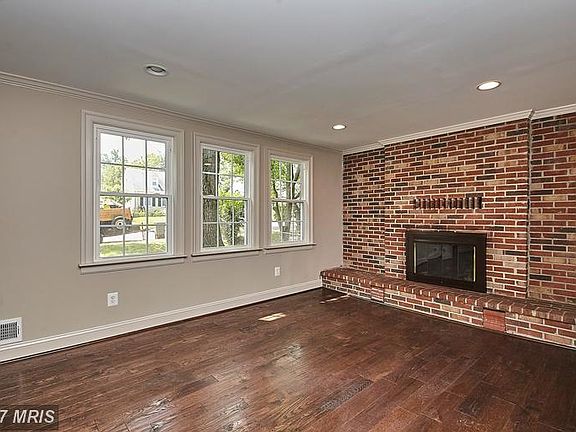 4th image of 2809 Winchester Way