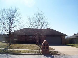 3540 W Shawnee Dr, Springfield, MO 65810