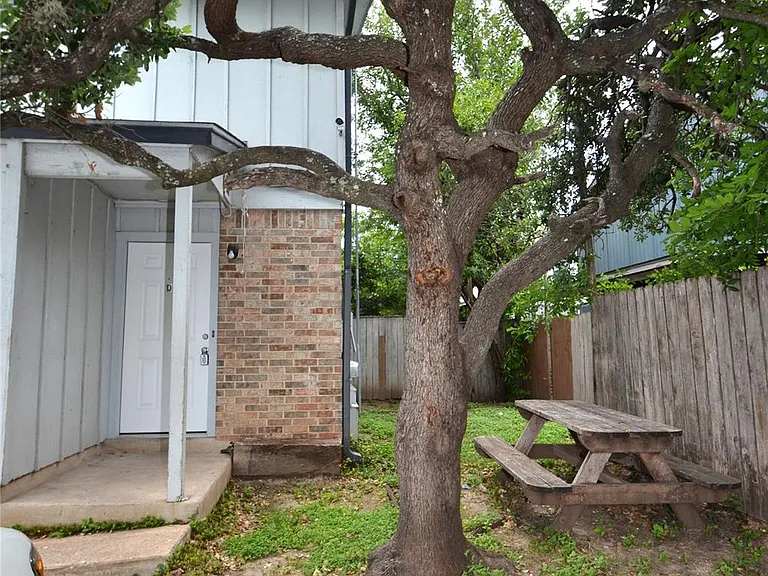 1202 Southport Dr #D — Photo 22