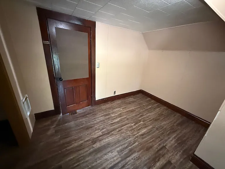 721 E Kemp Ave — Photo 11
