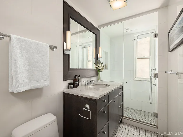 136 Waverly Pl #4D — Photo 8