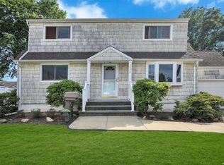 3994 Kingsberry Rd, Seaford, NY 11783