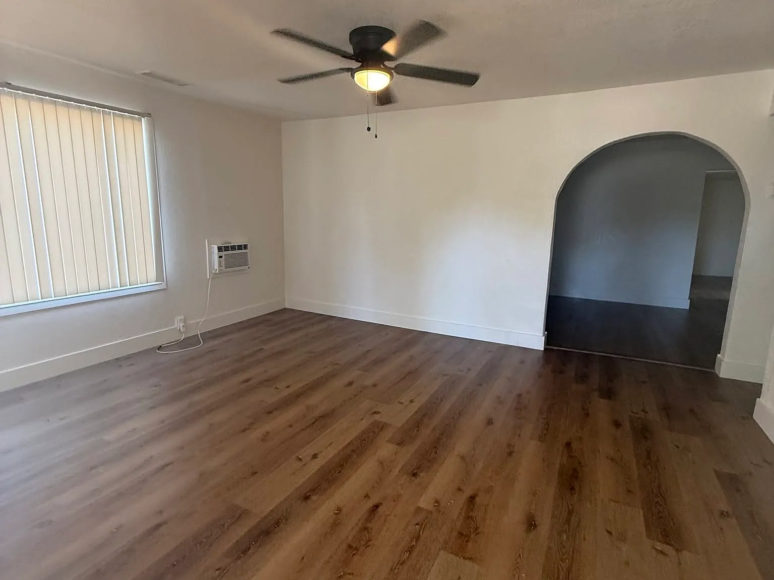 4 bed, 1408 sqft, $1,975 — Photo 2