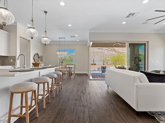 3rd image of 10950 Red Yucca Dr