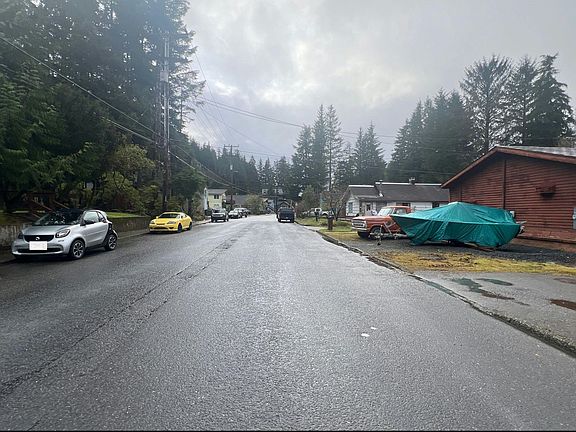 5th image of 717 Deermount St