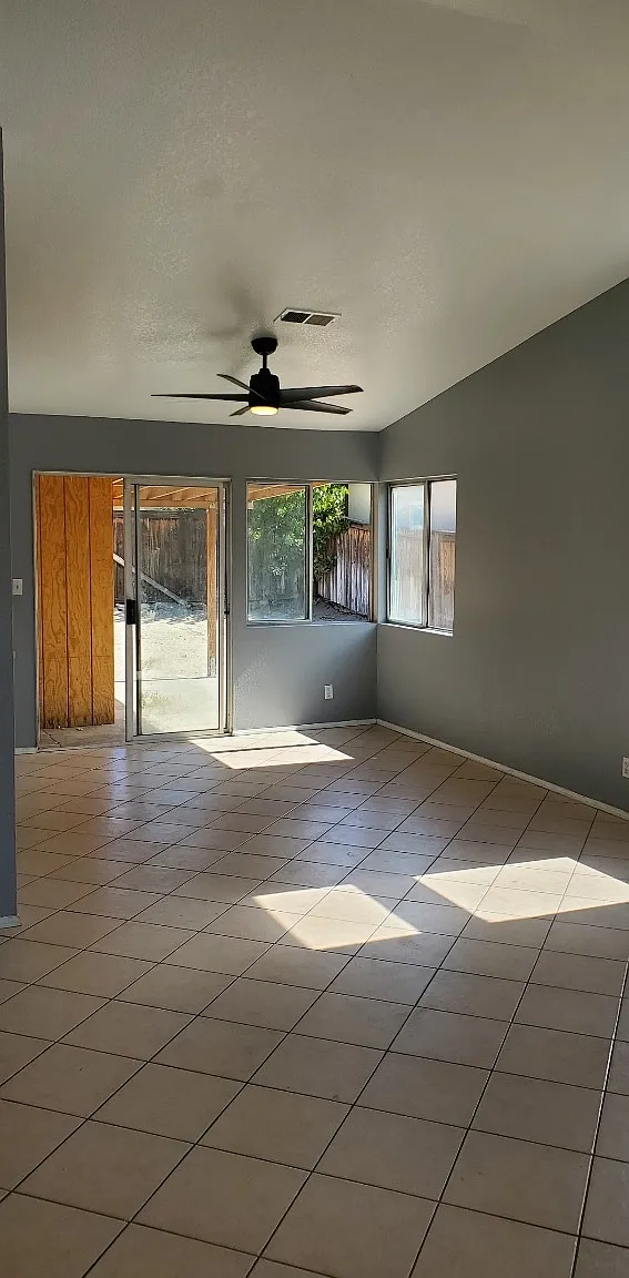 3 bed, 1226 sqft, $2,700 — Photo 2