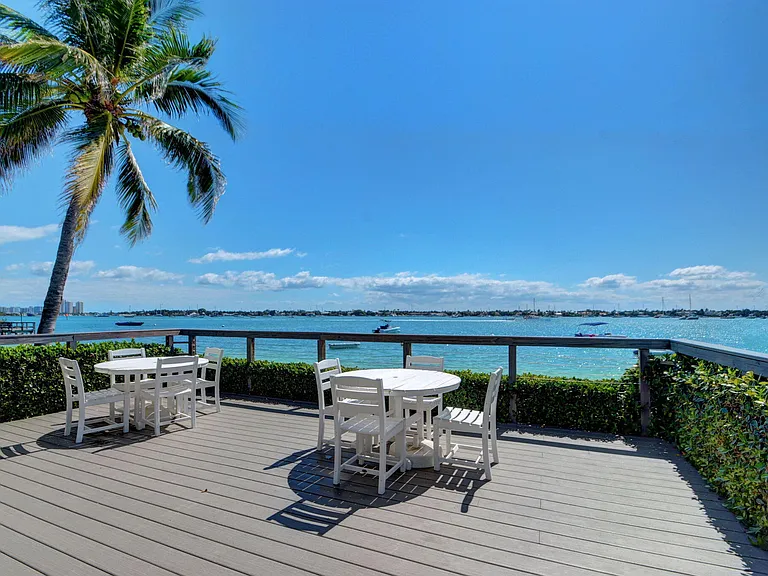 5600 N Flagler Dr #207 — Photo 32