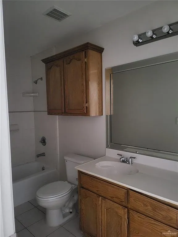 2 bed, 2.0 bath, 4424 sqft, $875 — Photo 3