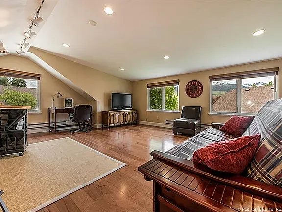 1314 N Montreux Dr — Photo 26