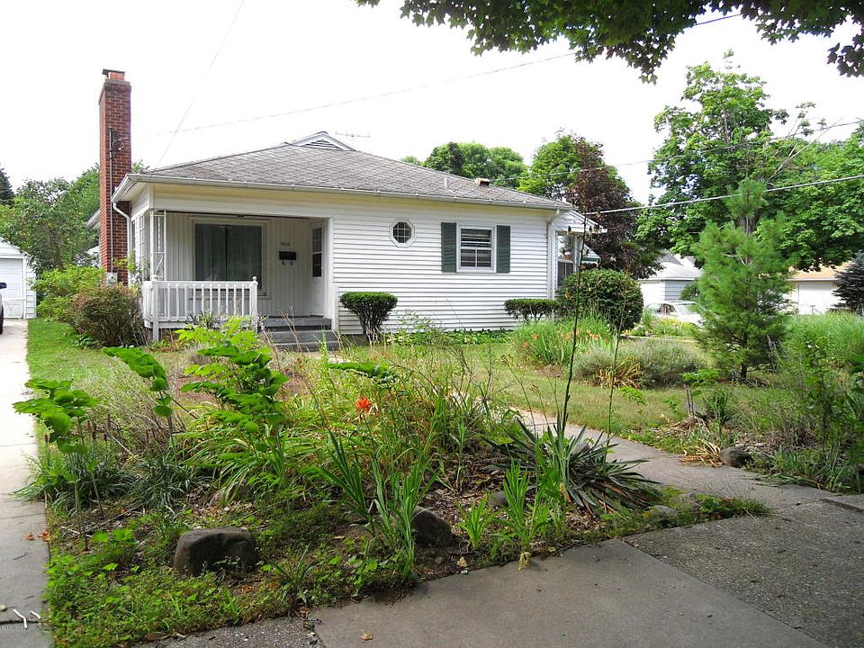 1st image of 1034 Kelsey St NE