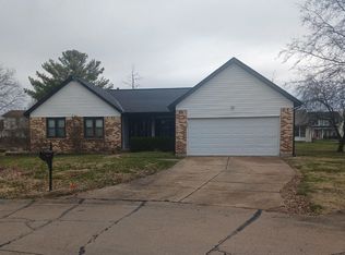 3817 Hurstland Ct, Florissant, MO 63034