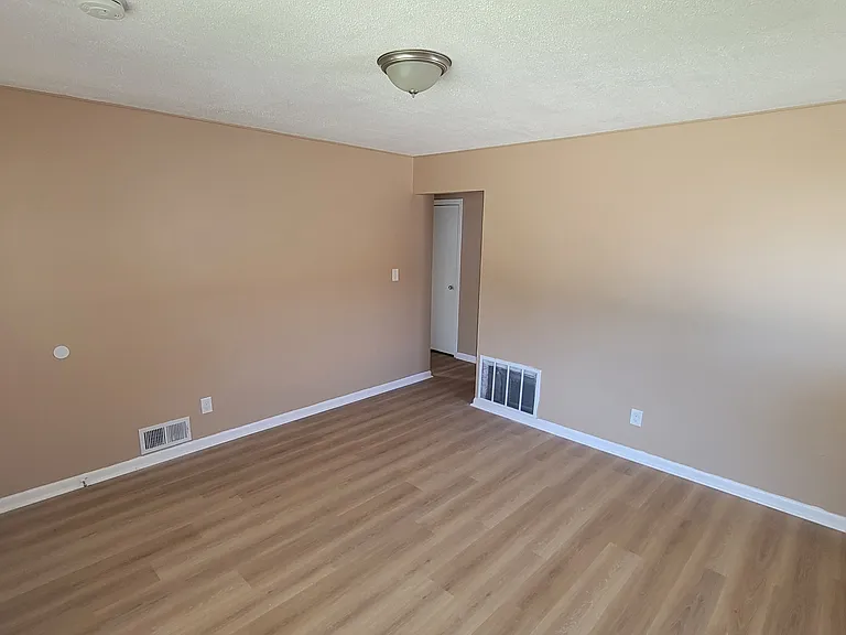23153 Stewart Ave — Photo 3