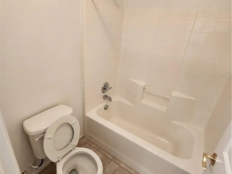 9106 Sheffield Garden Ave — Photo 5