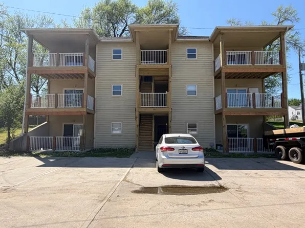 425 Thornton St APT C, Leavenworth, KS 66048