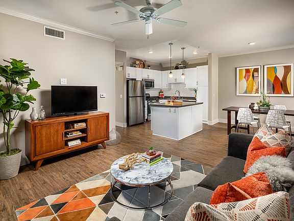Heights One Bedroom Living_Kitchen