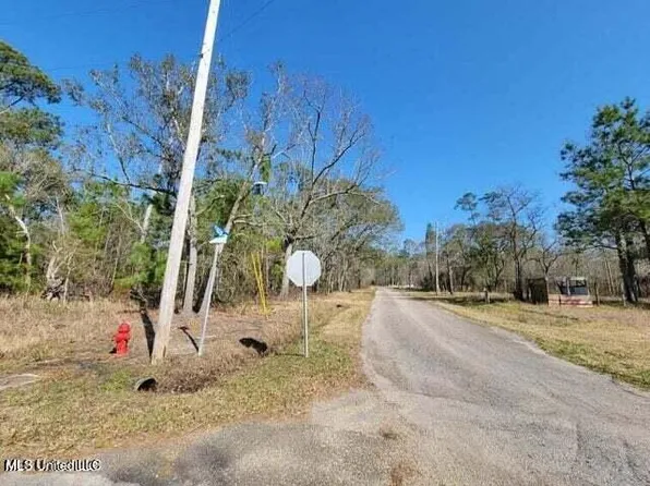 11-12 Yukon St Lot 1112, Bay Saint Louis, MS 39520