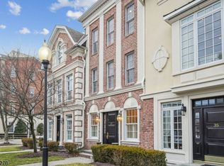 37 Community Pl, Morristown, NJ 07960