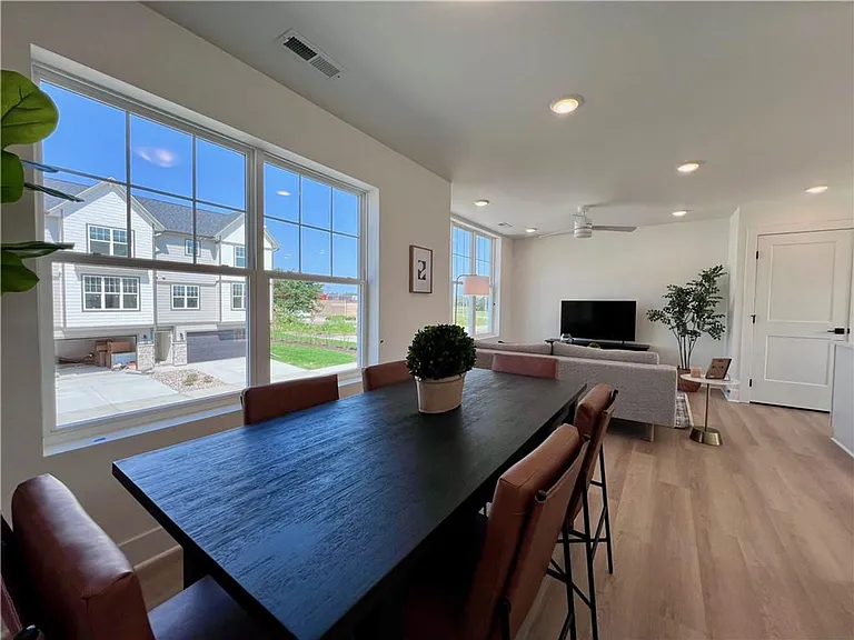 Walnut Crest Townhomes - BRAND NEW — Photo 5