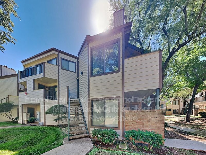 1st image of 2310 Balsam Dr APT B210