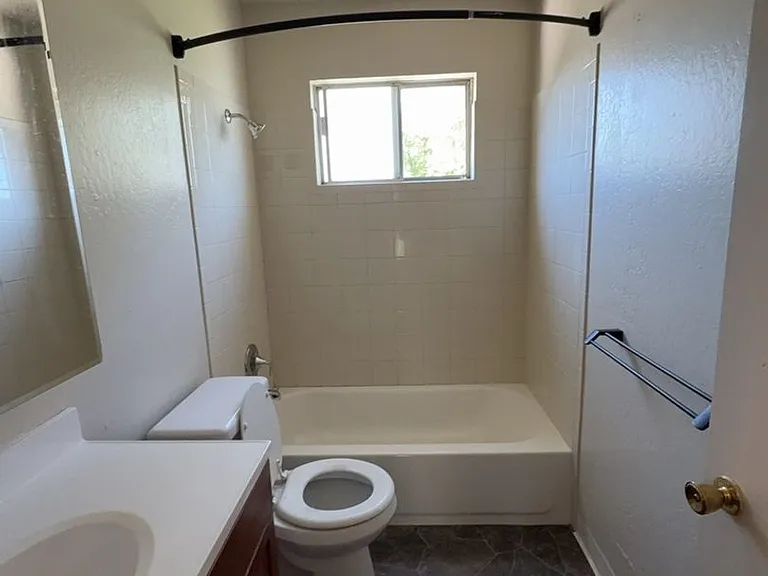 3001 Lakeshore Blvd — Photo 10