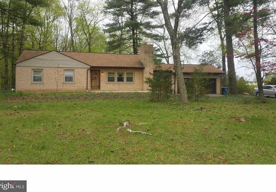 2nd image of 2033 Bedminster Rd