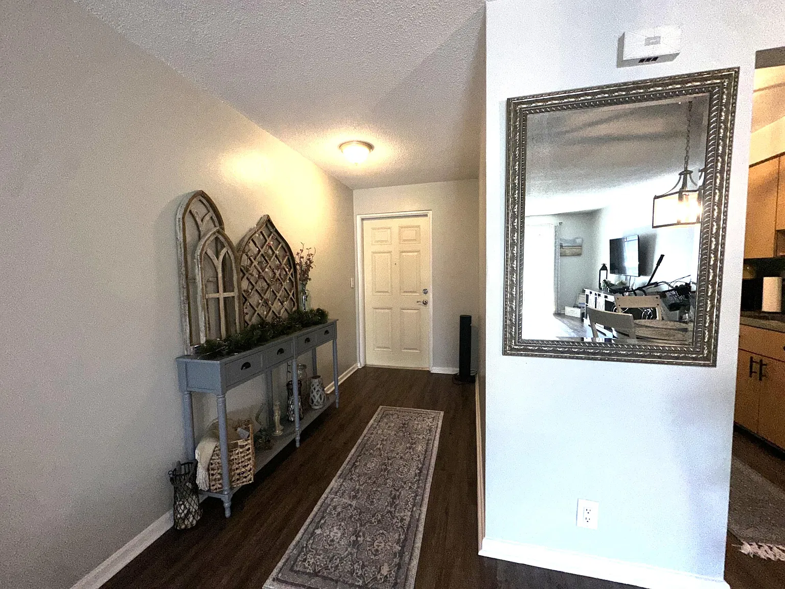 2 bed, 1.0 bath, 950 sqft, $3,000 — Photo 4