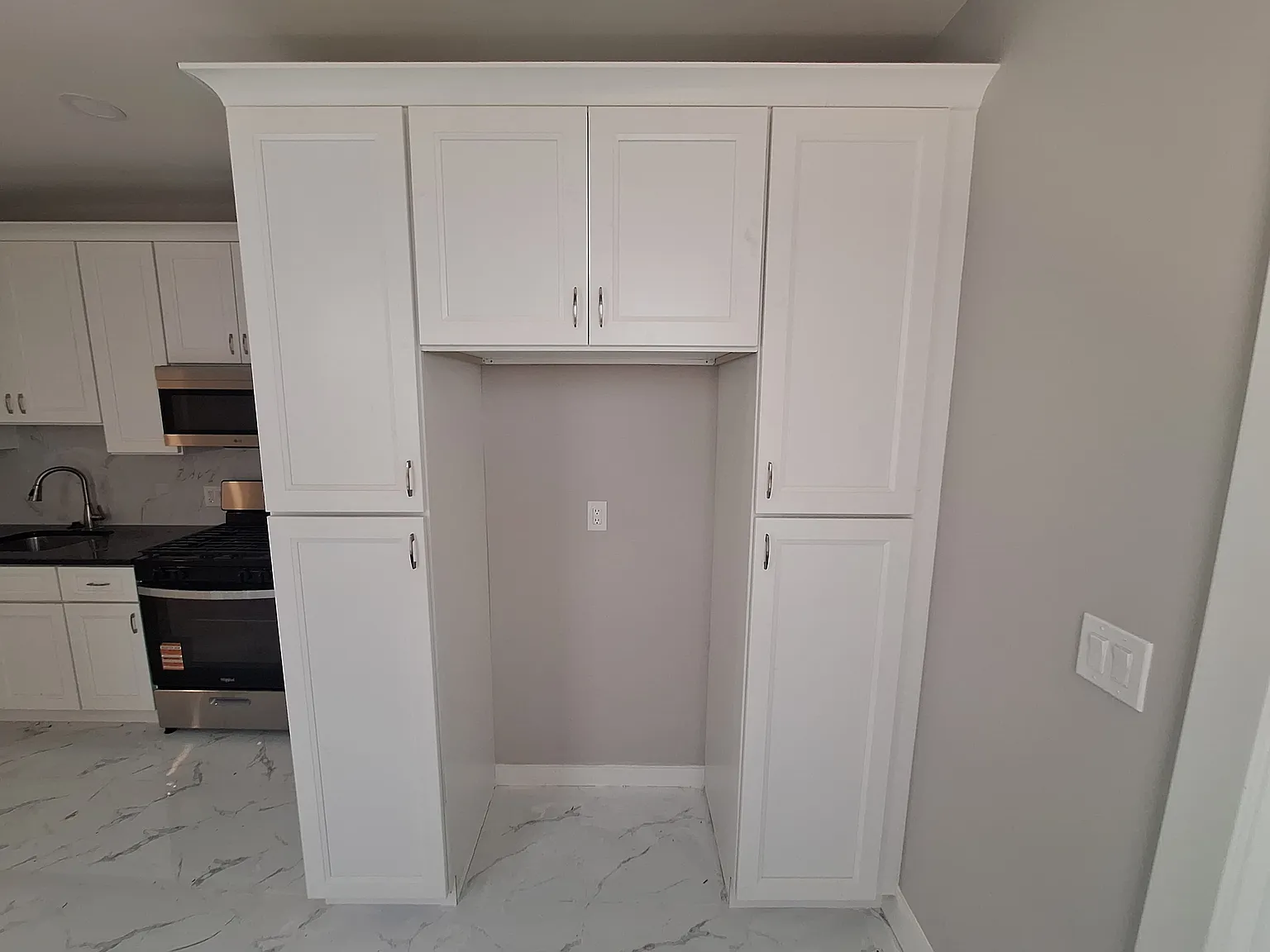 4 bed, 2.5 bath, 1708 sqft, $2,400 — Photo 3