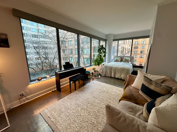 200 East 69th Street image 1 of 10