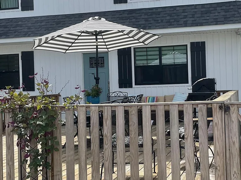4403 Ocean View Ave — Photo 2