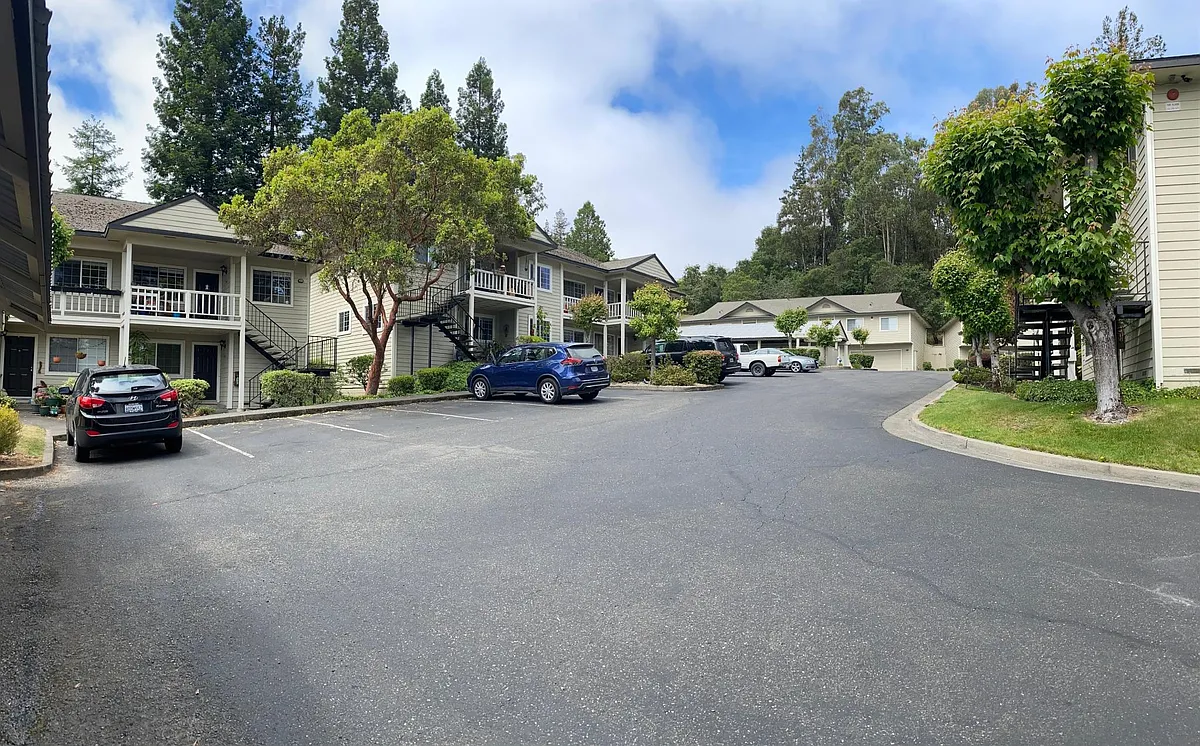 Building Photo - Redwood Grove Apartments