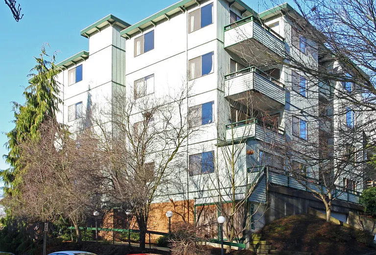 3805 Fremont Ave N (garage entrance near "for rent" sign)