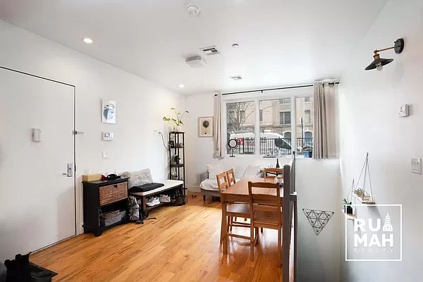 1st image of 292 Quincy St #1A
