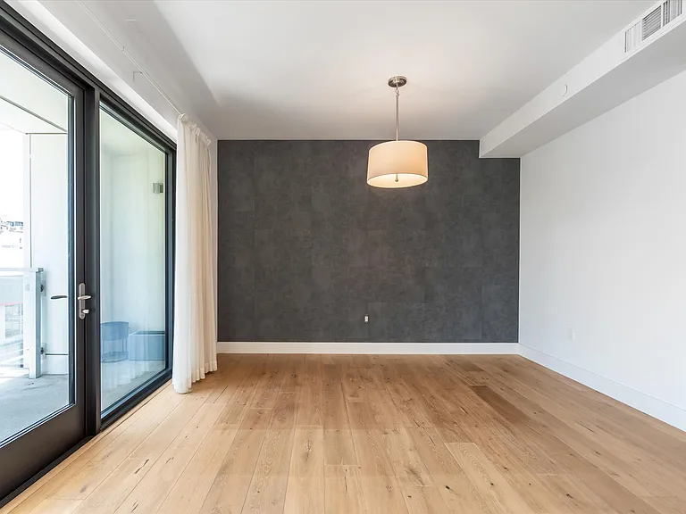 1450 Franklin St #505 — Photo 9