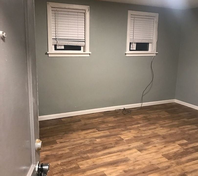 1st image of 600 S Western Ave #11476316
